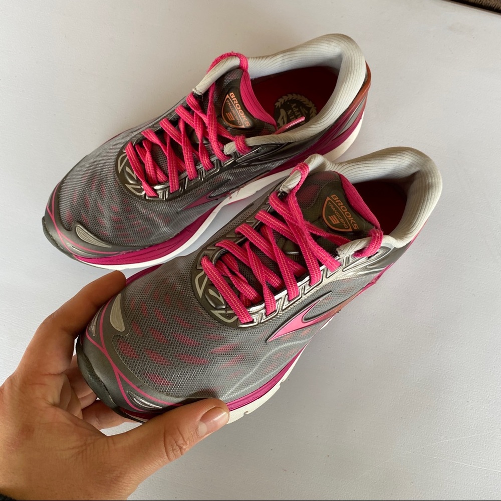 Womens Grey Brooks Transcend 3 Shoes - Picture 3 of 14